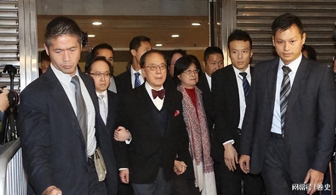 MK体育官方入口-“治港败类”曾荫权：治理香港7年，为何却在卸任后，获刑20个月