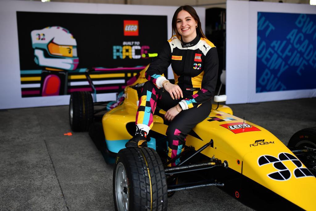 MK体育app下载-当四成F1观众已是女性，女车手们正加速驶入F1赛场